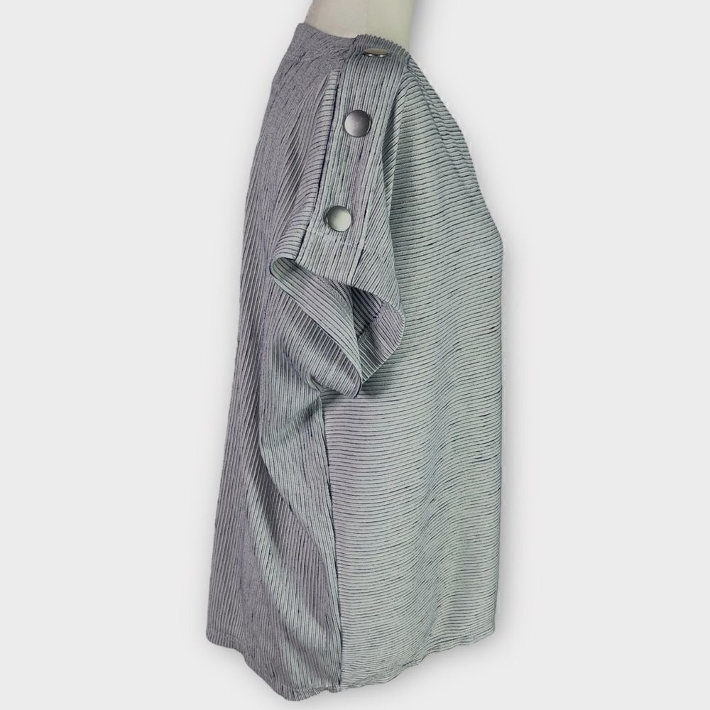 Jones New York Textured Stripe Button Short Sleeve Top - XL - Picture 3 of 8